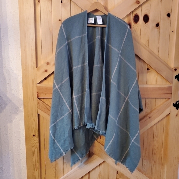 ð
ºnew Green Tan Shall wrap with fringe one size fits all Smoke free home - Picture 6 of 7